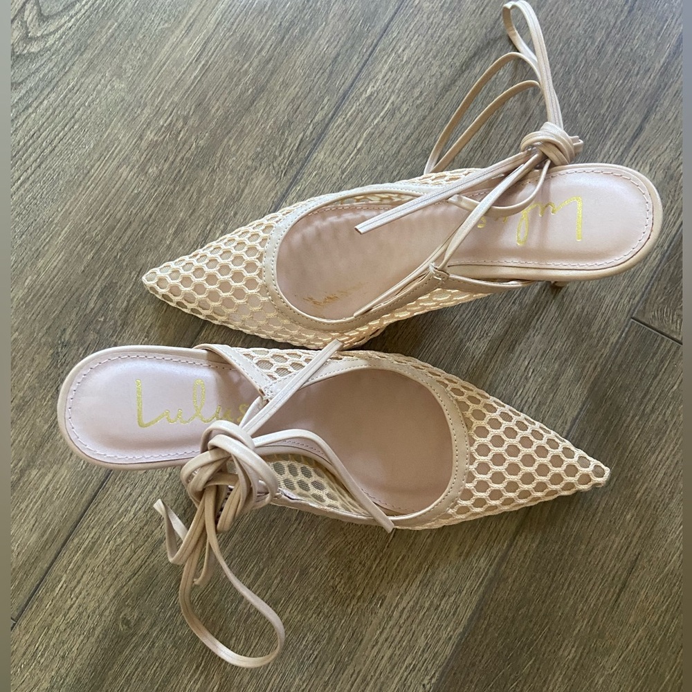 NWOT Lulu’s Nude Heels Women’s Size 6.5
